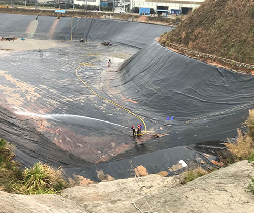 五家渠废水池清理